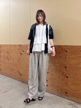 「ITEMS URBANRESEARCH（アイテムズ アーバンリサーチ）のドビーワイドパンツ（その他パンツ、ベージュ系）」を使った、ERIKAさん（レディース・161cm）の夏コーディネート