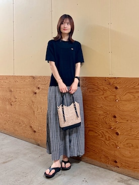 「SMELLY（スメリー）のステンレスワンタッチバングル（ブレスレット、ゴールド系）」を使った、ERIKAさん（レディース・161cm）の夏コーディネート