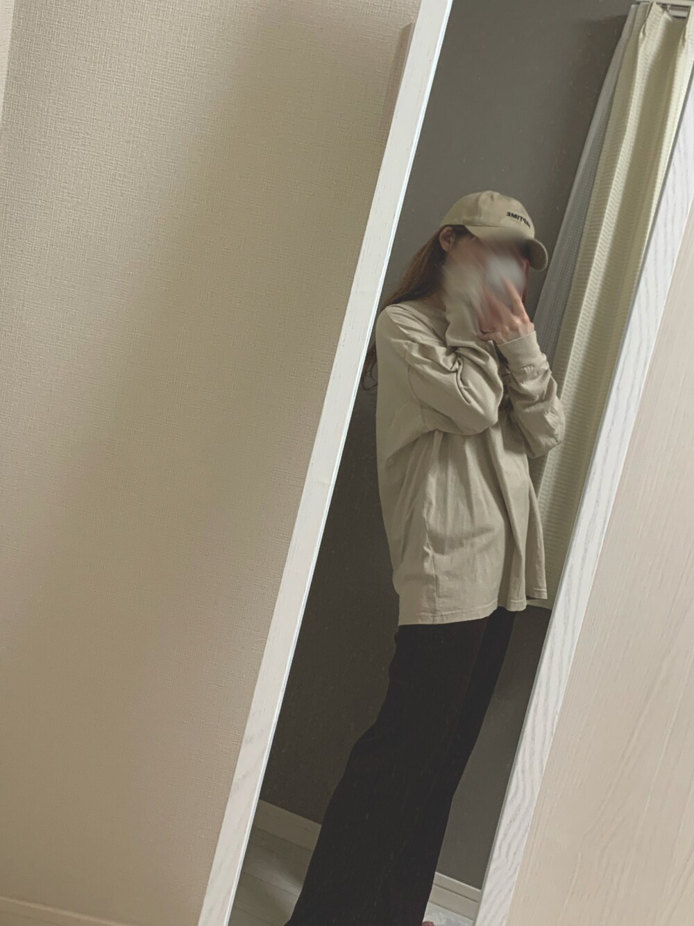 「ラフコーデ、低身長、低身長女子、低身長コーデ、KANGOL、Honeys、Naptime.」｜「KANGOLの▽WEB限定 MONO-MART×KANGOL カンゴール ビッグシルエットプリント長袖Tee 袖モチーフ刺繍（Tシャツ/カットソー、ブラウン系）」を使った、ばにら🐰🔥さん（レディース・150cm）の秋コーディネートの1枚目の写真