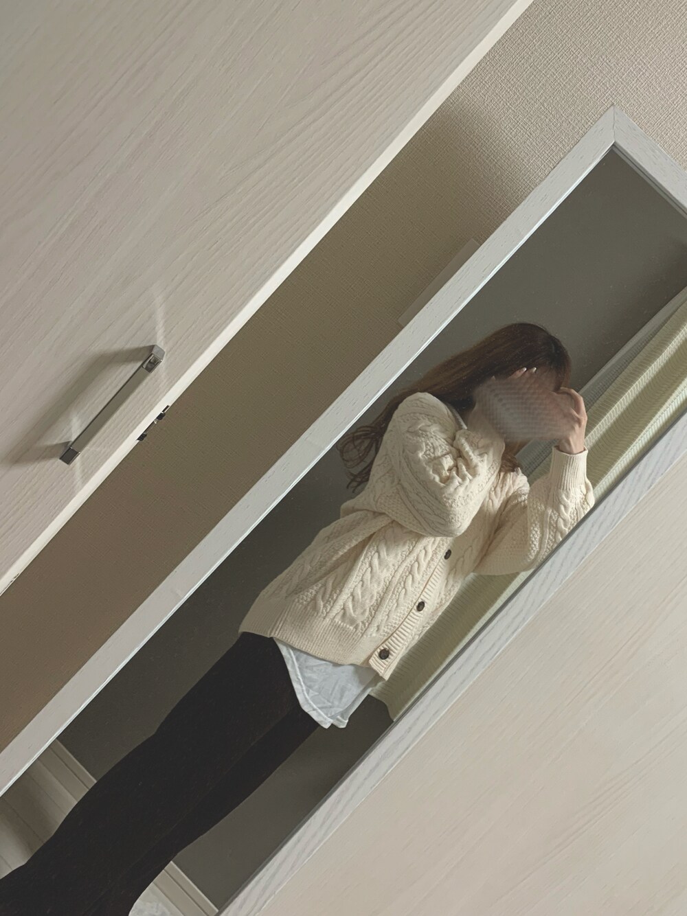 「シンプルコーデ、低身長、低身長コーデ、低身長女子、Honeys、ハニーズ」｜「Honeysのケーブルチュニックカーデ（カーディガン/ボレロ、ホワイト系）」を使った、ばにら🐰🔥さん（レディース・150cm）の秋コーディネートの1枚目の写真