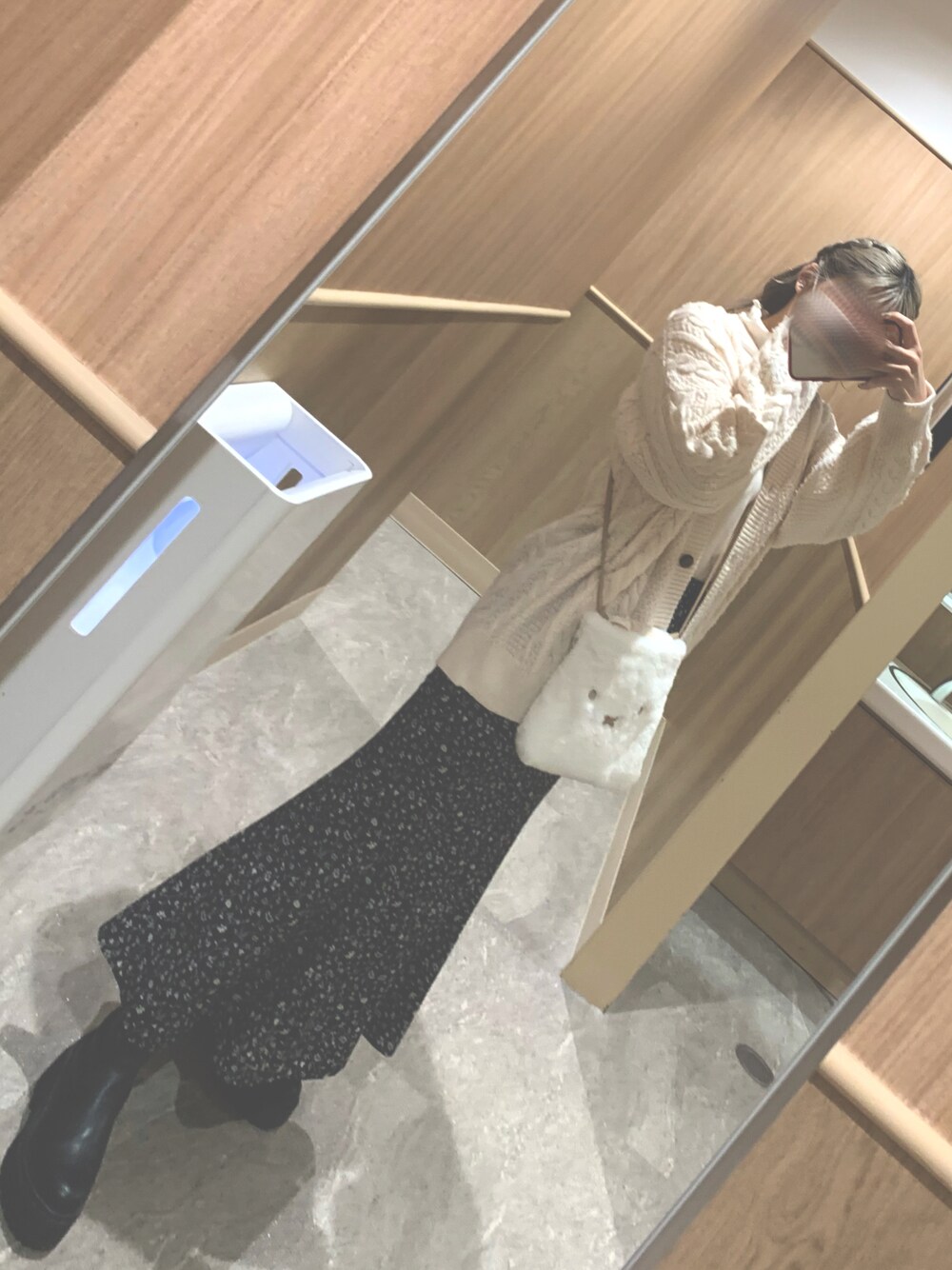 「秋コーデ、今日のコーデ、お出かけコーデ、しまむら、GRL、Honeys、マーメイドスカート、150cm、150cmコーデ、低身長、低身長コーデ、低身長女子」｜「GRLのアイテム（スカート、ブラック系）」を使った、ばにら🐰🔥さん（レディース・150cm）の秋コーディネートの1枚目の写真