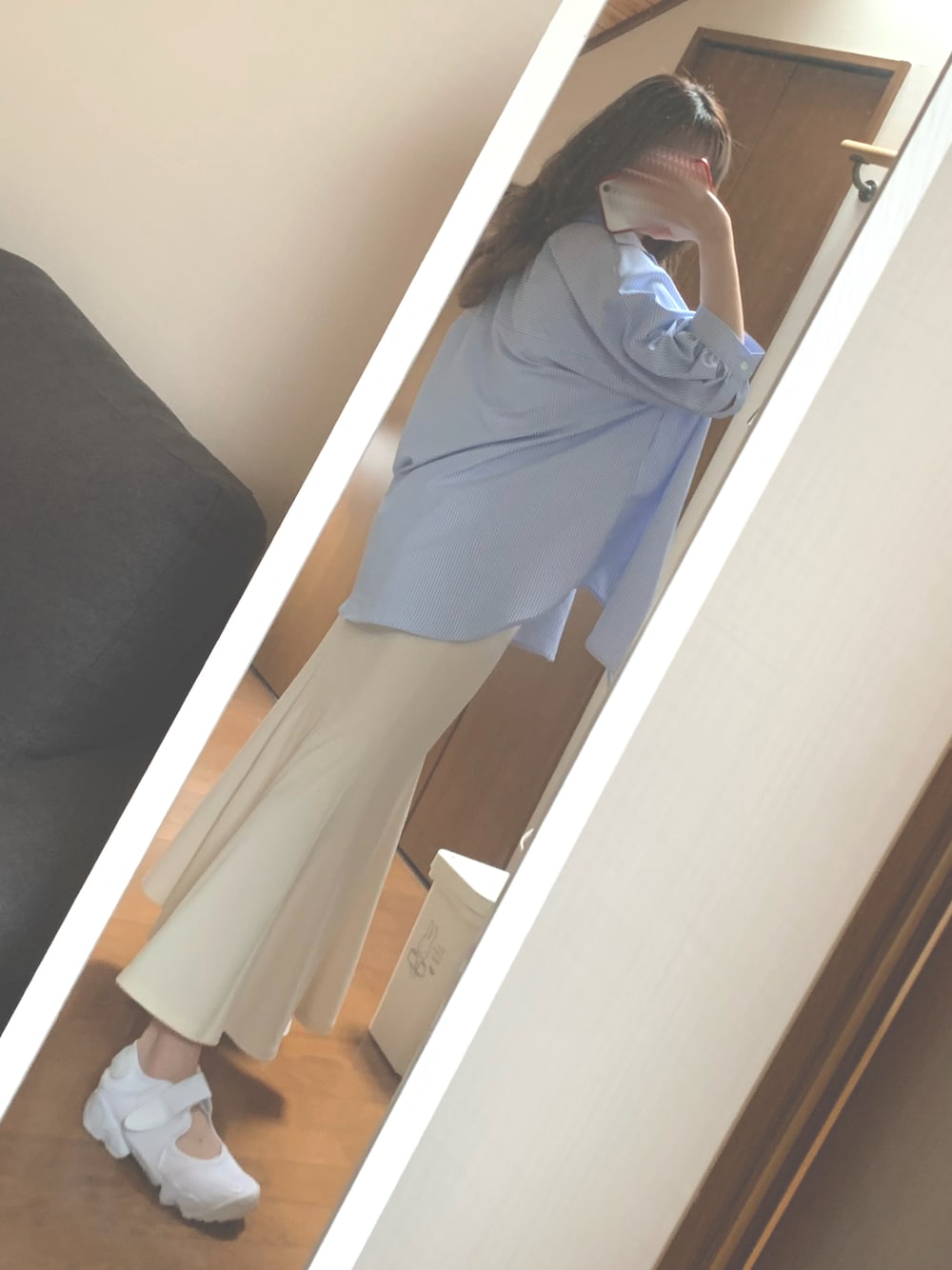 「大人カジュアル、秋物準備はじめました、着回しコーデ、休日スタイル、楽チンコーデ、大人かわいい、GU、asknowasplus、NIKE、150cm、150cmコーデ、低身長、低身長コーデ、低身長女子、Dior」｜「AS KNOW AS plusの●Wポケットシンプル5分袖シャツ（シャツ/ブラウス、ブルー系）」を使った、ばにら🐰🔥さん（レディース・150cm）の秋コーディネートの1枚目の写真