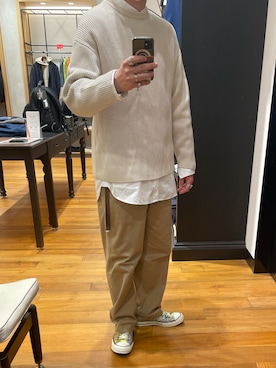 「JW Anderson（ジェイダブリューアンダーソン）のアイテム（スニーカー）」を使った、内田貴行さん（メンズ・174cm）の秋コーディネート