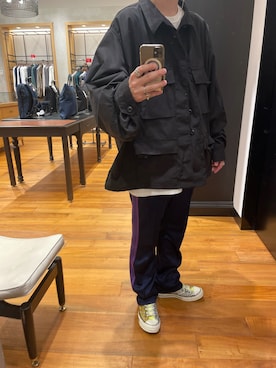 「JW Anderson（ジェイダブリューアンダーソン）のアイテム（スニーカー）」を使った、内田貴行さん（メンズ・174cm）の夏コーディネート