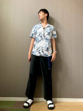 「ボタニカル」｜「アイテム（デジタル腕時計）」を使った、Y.KAMIYAさん（メンズ・176cm）の秋コーディネート