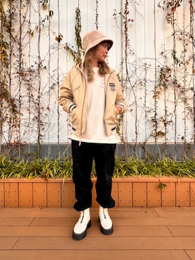 「ストリートファッション」｜「アイテム（その他アウター）」を使った、MIYUさん（レディース・160cm）の秋コーディネート