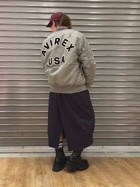 「アイテム（MA-1、シルバー系）」を使った、MIYUさん（レディース・160cm）の冬コーディネート