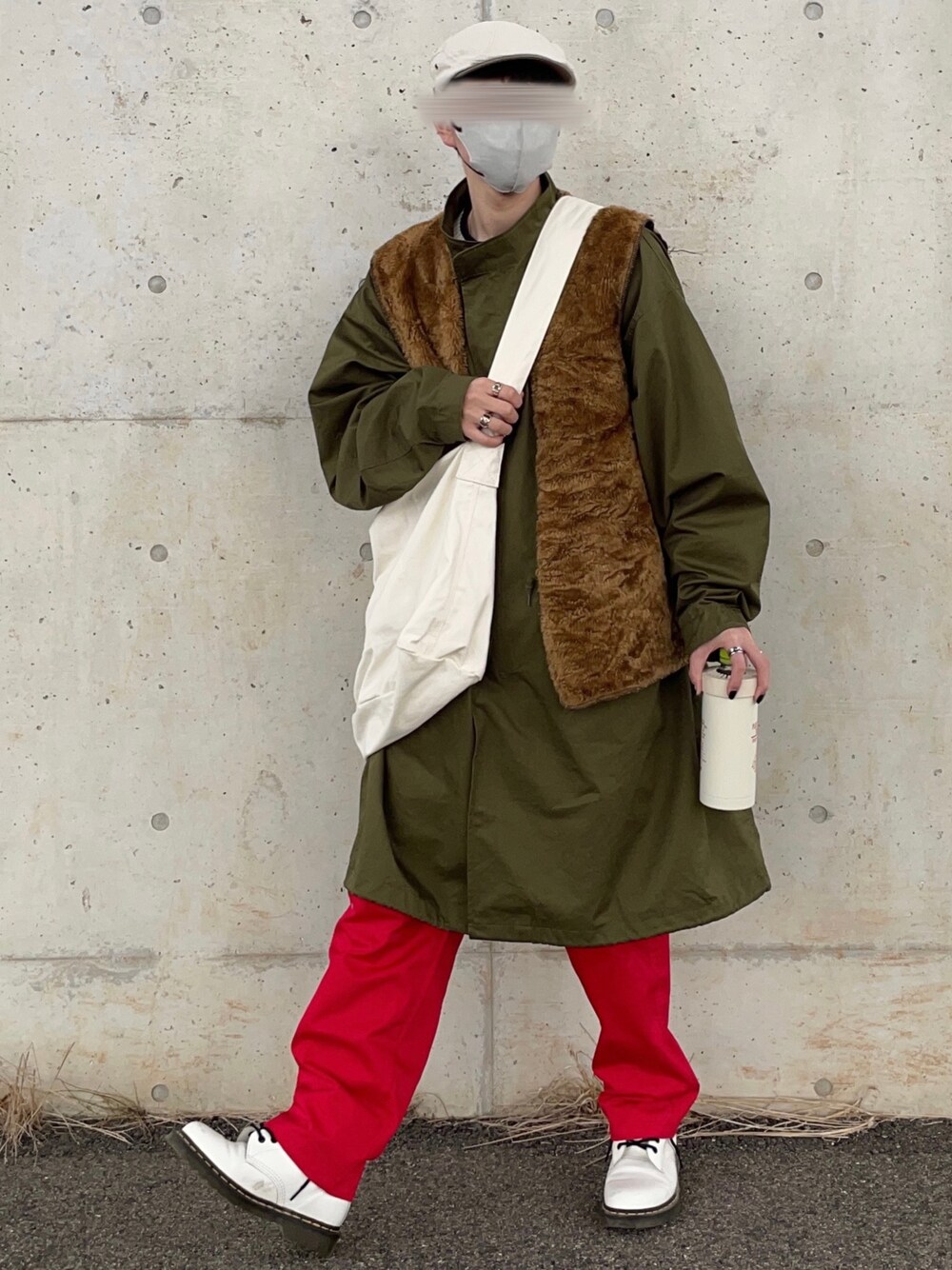 「MONO-MART、PR、WEGO、muhet、ミリタリー、ootd、古着、秋コーデ、冬コーデ」｜「MONO-MARTの【retock's】ニュースペーパーバッグ ヴィンテージライクゴールドDカン付 ビッグキャンバスショルダー（ショルダーバッグ、ベージュ系）」を使った、ふくさん（メンズ・174cm）の冬コーディネートの1枚目の写真