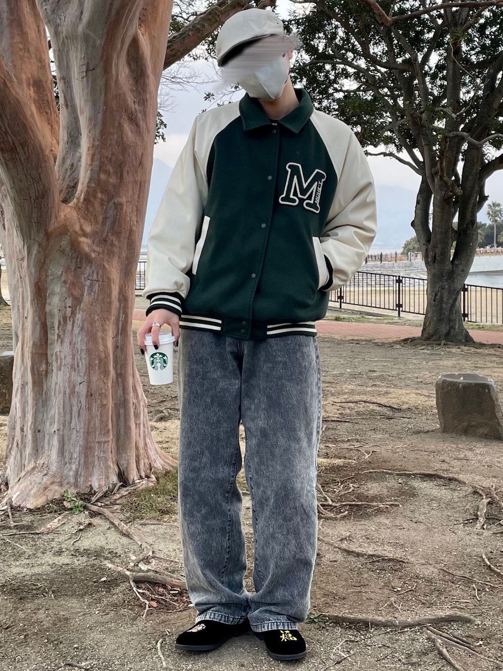 「MONO-MART、PR、muhet、niko and ...、秋コーデ、冬コーデ、ootd、古着」｜「MONO-MARTのハイウエストワイドストレート ヴィンテージウォッシュデニムパンツ（デニムパンツ、ブラック系）」を使った、ふくさん（メンズ・174cm）の冬コーディネートの1枚目の写真