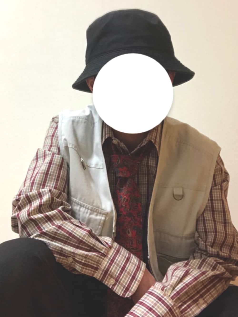 「春夏コーデ、今日のコーデ、いいね、save、フォローお願いします🤑、低身長コーデ、シャツスタイル、ファッションの力を信じよう、ootd、outfit、ネクタイ、フォローミー、フィッシングベスト、古着、古着MIX、古着コーデ、古着好きな人と繋がりたい」｜「古着のアイテム（ベスト、ホワイト系）」を使った、遥一さん（メンズ・162cm）の春コーディネートの1枚目の写真
