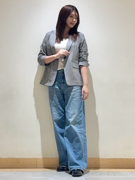 「INDIVI（インディヴィ）の【褒められデニム】ワイドストレート デニムパンツ（デニムパンツ、ブルー系）」を使った、ayaさん（レディース・170cm）の春コーディネート