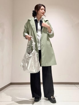 「INDIVI（インディヴィ）の【2WAY／洗える】ラメストライプ コットン混シャツ（シャツ/ブラウス、ブルー系）」を使った、ayaさん（レディース・170cm）の春コーディネート