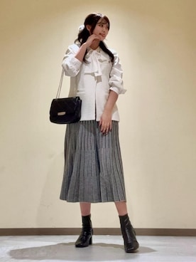 「INDIVI（インディヴィ）の【2点セット／洗える】ツイードジレ＆ボウタイブラウス（その他トップス、ホワイト系）」を使った、ayaさん（レディース・170cm）の冬コーディネート