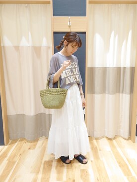 「ロゴニット」｜「アイテム（サンダル）」を使った、まるまるさん（レディース・156cm）の夏コーディネート