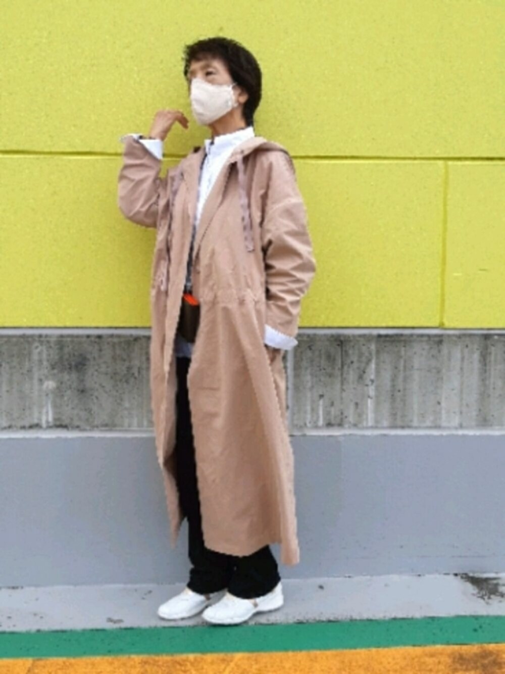 「だから秋服が好き、秋服、スニーカーコーデ、プチプラコーデ、UNIQLO、低身長女子、お洒落さんとつながりたい、オトナ女子」｜「LAKOLEのアイテム（ナイロンジャケット、ベージュ系）」を使った、たかちゃんさん（レディース・157cm）の秋コーディネートの1枚目の写真