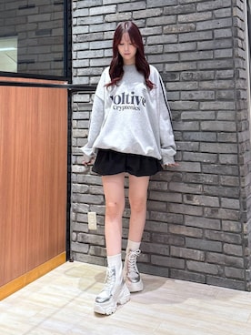 「PBLIM（ページボーイリム）の《UNISEX》ラインスリーブロゴスウェット（スウェット）」を使った、misakiさん（レディース・166cm）の秋コーディネート