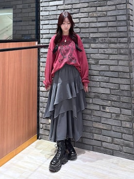 「PAGEBOY（ページボーイ）のレースカレッジスウェット/トレーナー【SHORT/LONG2サイズ展開】（スウェット、レッド系）」を使った、misakiさん（レディース・166cm）の秋コーディネート