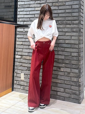 「アイテム（チノパンツ、レッド系）」を使った、misakiさん（レディース・166cm）の春コーディネート