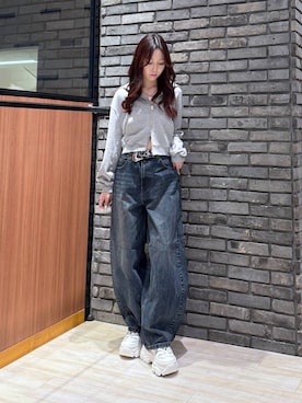 「PBLIM（ページボーイリム）の《UNISEX》スラブブリーチデニム（デニムパンツ）」を使った、misakiさん（レディース・166cm）の秋コーディネート