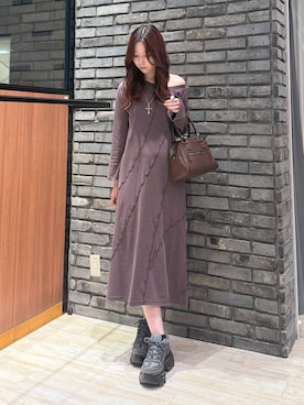 「PAGEBOY（ページボーイ）のサンドヴィンテージキリカエロングスリーブワンピース(長袖) 【ボートネック・ワンショルダー対応】（ワンピース）」を使った、misakiさん（レディース・166cm）の夏コーディネート