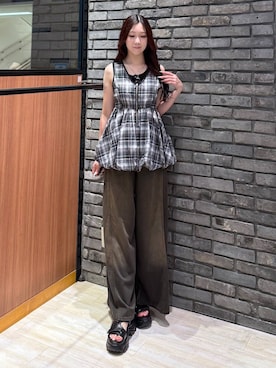 「PAGEBOY（ページボーイ）の＜まるでデニム見え！/紫外線カット/接触冷感/ストレッチ＞マルデニメガレッグパンツ（デニムパンツ、ブラウン系）」を使った、misakiさん（レディース・166cm）の夏コーディネート