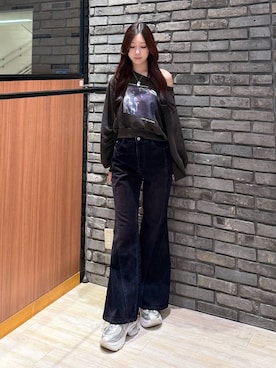 「PAGEBOY（ページボーイ）のフォトプリントショートスウェット（スウェット、グレー系）」を使った、misakiさん（レディース・166cm）の秋コーディネート