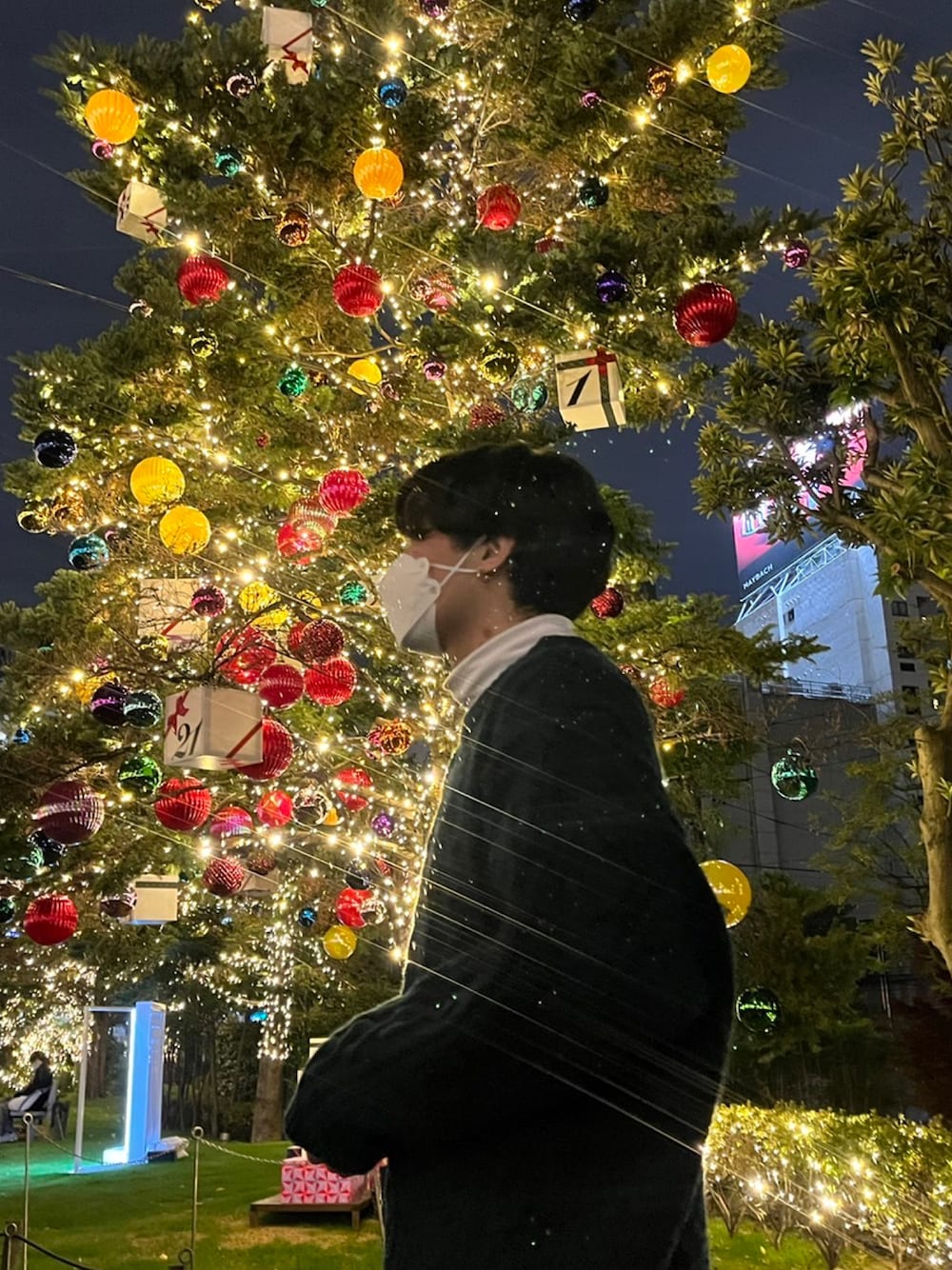 「クリスマスに着たい服、お洒落さんとつながりたい、冬コーデ、いいね、save、フォローお願いします🤑、ニット、ストリート、マイベストコーデ2021、古着MIX」｜「MARC JACOBSのアイテム（ピアス（両耳用）、シルバー系）」を使った、sotaさん（メンズ・178cm）の冬コーディネートの1枚目の写真