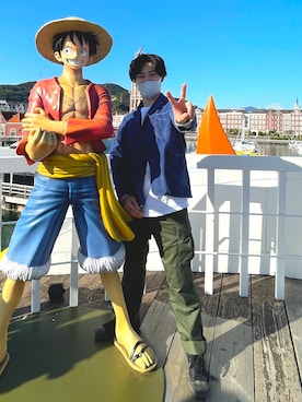 「アースカラー」｜「アイテム（カバーオール）」を使った、ケッシーさん（メンズ・170cm）の冬コーディネート