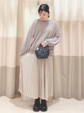 「Samansa Mos2 blue」｜「アイテム（スウェット）」を使った、🌷○° おまゆさん（レディース・163cm）の秋コーディネート