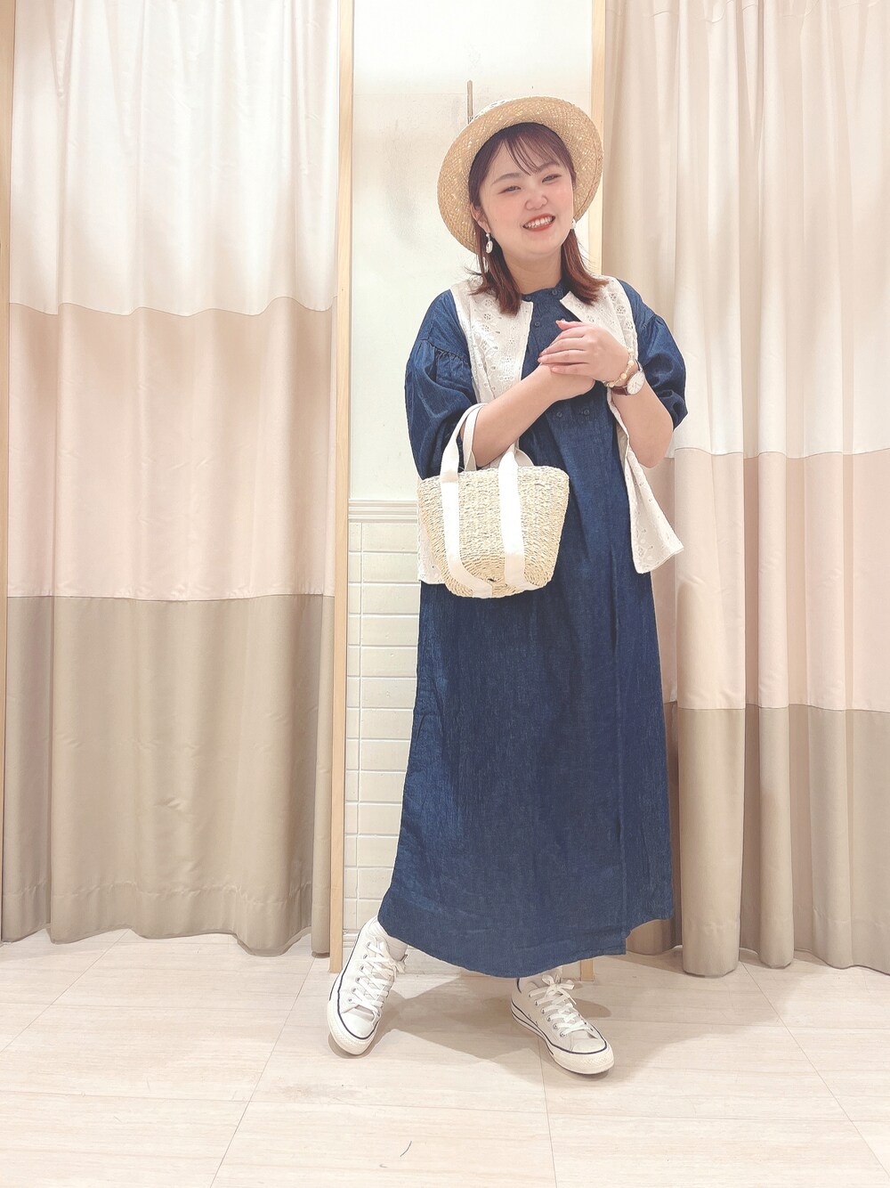 「オトナカジュアル、大人カジュアル、夏コーデ、大人ガーリー、オトナ女子、ガーリー、デニム、ワンピース、SM2、Samansa Mos2、サマンサ モスモス(Samansa Mos2)、SM2 keittio イオンタウン富士南店、おしゃれさんと繋がりたい、お洒落さんとつながりたい」｜「Samansa Mos2のアイテム（ワンピース、ブルー系）」を使った、🌷○° おまゆさん（レディース・163cm）の春コーディネートの1枚目の写真