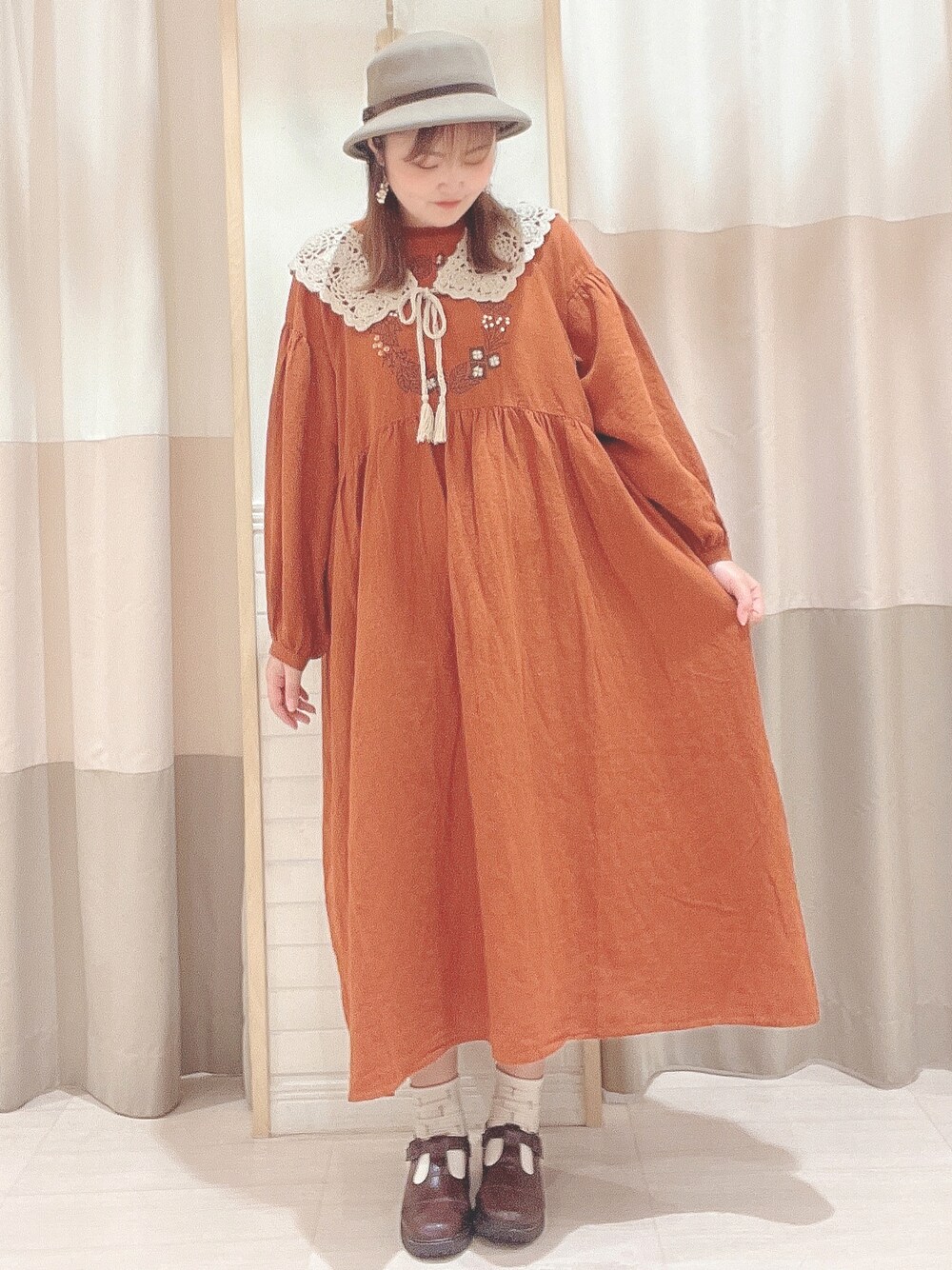 「初秋コーデ、秋コーデ、マカベアリス、秋服、大人ガーリー、ナチュラル、Samansa Mos2、サマンサ モスモス(Samansa Mos2)、サマンサモスモス、SM2、SM2 keittio イオンタウン富士南店、おしゃれさんと繋がりたい、お洒落さんとつながりたい」｜「ehka sopoのTストラップシューズ（その他シューズ、ブラウン系）」を使った、🌷○° おまゆさん（レディース・163cm）の秋コーディネートの1枚目の写真