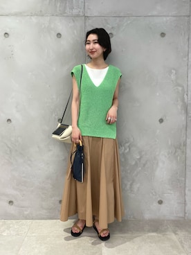 「アイテム（折りたたみ傘）」を使った、MOEさん（レディース・164cm）の春コーディネート