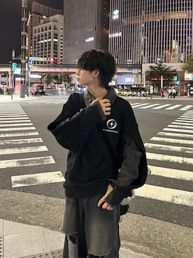 「Chikashitsu +（チカシツプラス）の【Chikashitsu +】vintage wash damage denim pants（デニムパンツ、ブラック系）」を使った、ゆーすけ。さん（メンズ・176cm）の秋コーディネート
