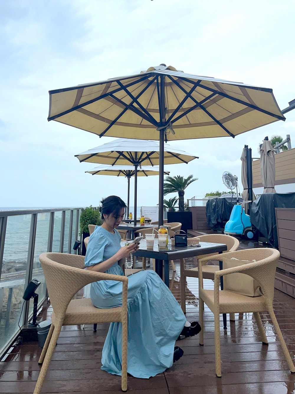 「夏コーデ、シンプル、きれいめカジュアル、おしゃれさんと繋がりたい、休日スタイル、低身長コーデ、いいね、save、フォローお願いします🤑、ワントーンコーデ」｜「ZARAのアイテム（ワンピース、ブルー系）」を使った、chamuuさん（レディース・153cm）の夏コーディネートの1枚目の写真
