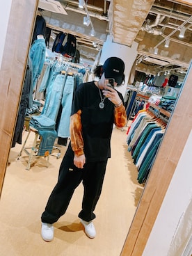 「off white（オフホワイト）のアイテム（アクセサリー）」を使った、三野宮 広展さん（メンズ・176cm）の冬コーディネート