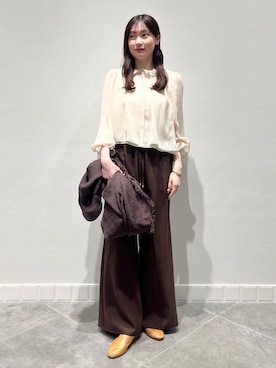 「IENA LA BOUCLE（イエナラブークル）のIENA LA BOUCLE ジョーゼットフリル襟ブラウス（シャツ/ブラウス、ホワイト系）」を使った、yumekaさん（レディース・162cm）の冬コーディネート