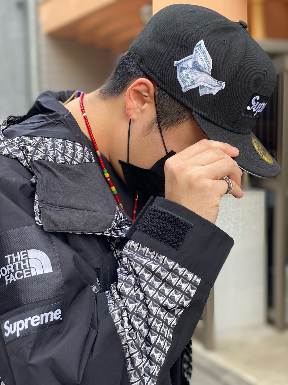 「supreme、Supreme(シュプリーム)、シュプリーム、Supreme x The North Face、シュプリーム×ノースフェイス、BOXLOGO、ストリート」｜「Supreme のアイテム（キャップ、ブラック系）」を使った、sasakicksさん（メンズ・172cm）の秋コーディネートの1枚目の写真