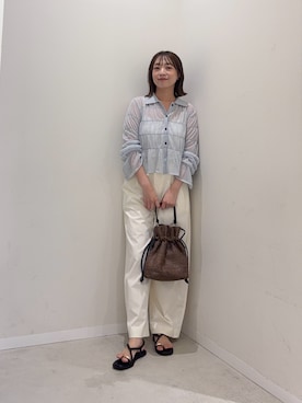 「SENSE OF PLACE by URBAN RESEARCH（センスオブプレイスバイアーバンリサーチ）の『洗濯可』シャーリングエリツキニットカーディガン（Cardigans、ブルー系）」を使った、maikoさん（レディース・154cm）の夏コーディネート