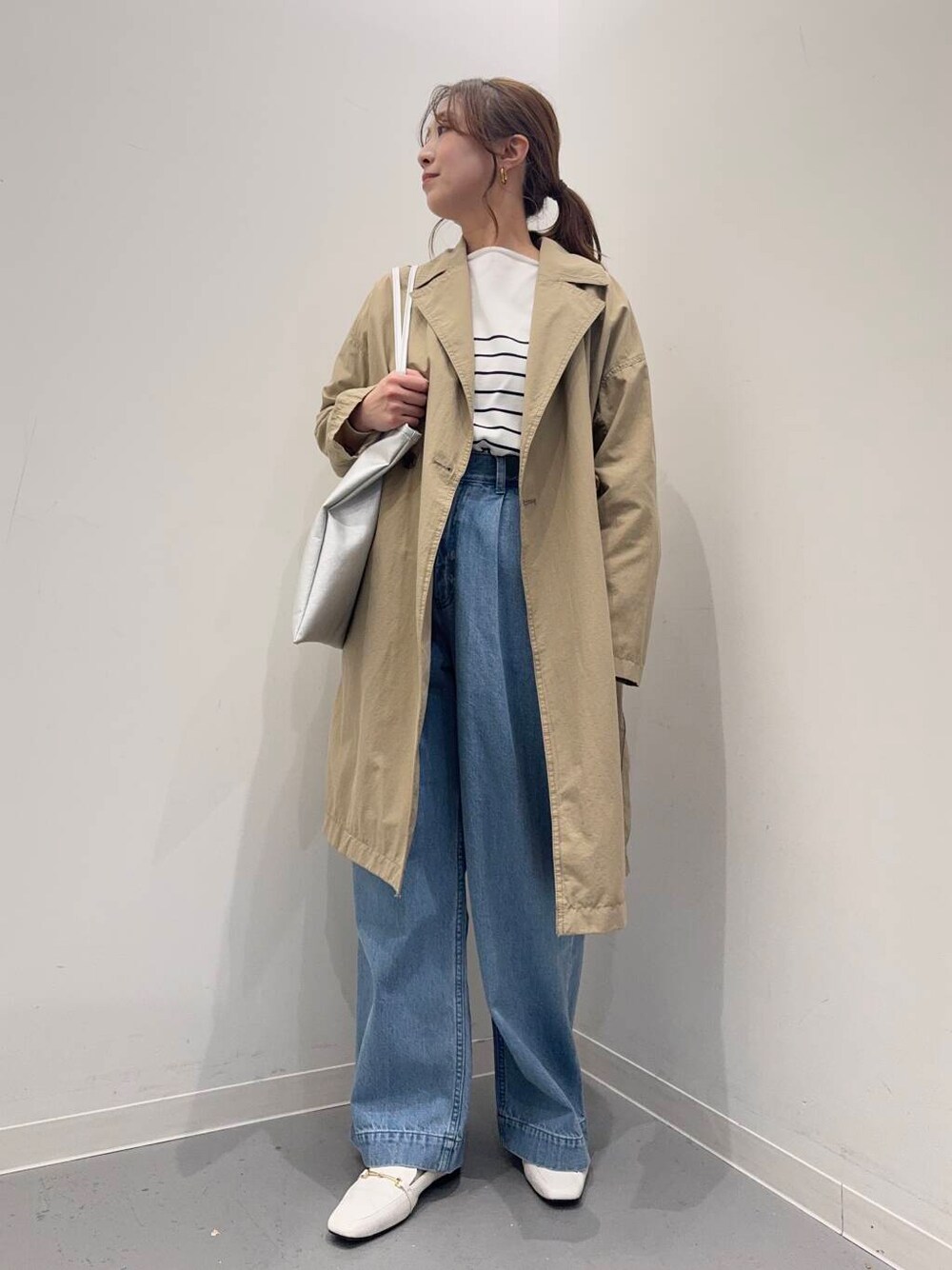 「シンプルコーデ、低身長、春アウター、newarrival、低身長コーデ、urstore、154cm、骨格ストレート、イエベ春、30代前半、ストレート×イエベ春、低身長おススメアウター、私の推しデニムスタイル」｜「URBAN RESEARCH DOORSのウォッシャブルUVボーダーニット（ニット/セーター、ホワイト系）」を使った、maikoさん（レディース・154cm）の春コーディネートの1枚目の写真