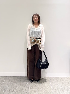 「アイテム（バンダナ/スカーフ、ブラウン系）」を使った、maikoさん（レディース・154cm）の秋コーディネート