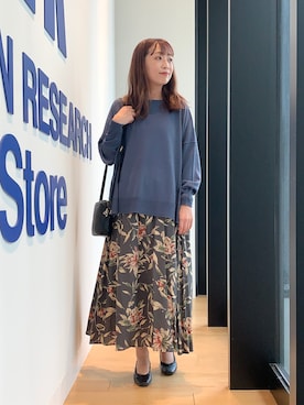 「URBAN RESEARCH DOORS（アーバンリサーチドアーズ）のレーヨン大花柄スカート（スカート）」を使った、maikoさん（レディース・154cm）の秋コーディネート