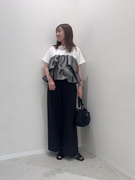 「SENSE OF PLACE by URBAN RESEARCH（センスオブプレイスバイアーバンリサーチ）のシャイニーフリルドッキングカットトップ（Tシャツ/カットソー、ホワイト系）」を使った、maikoさん（レディース・154cm）の夏コーディネート
