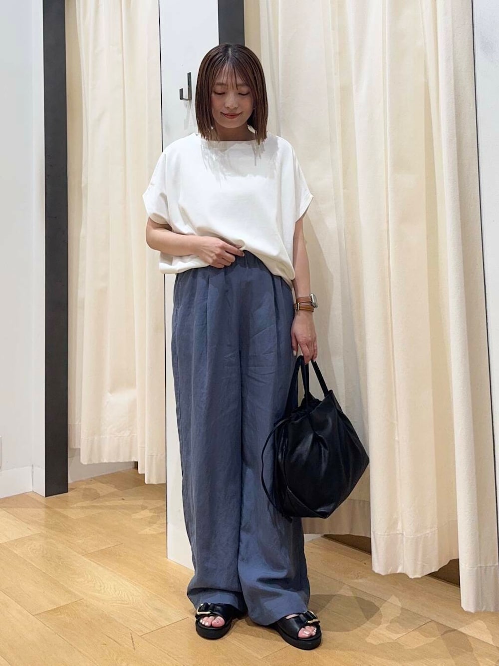 「シンプルコーデ、低身長、newarrival、休日スタイル、低身長コーデ、urstore、154cm、骨格ストレート、イエベ春、30代前半、ストレート×イエベ春、カジュアル派のtシャツコーデ、私が選ぶセールアイテム25ss」｜「URBAN RESEARCH DOORSのドライコットンボートネックプルオーバー（Tシャツ/カットソー、ホワイト系）」を使った、maikoさん（レディース・154cm）の夏コーディネートの1枚目の写真