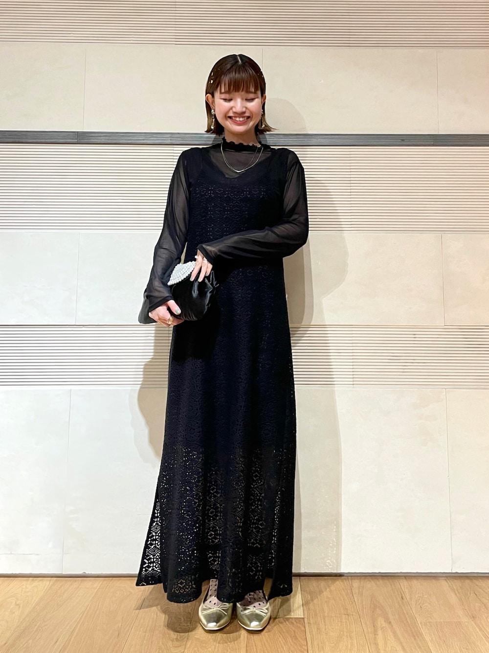 「お出かけコーデ、お呼ばれスタイル、結婚式、セレモニー、キャミワンピ、オールブラック、レース、シアートップス、バレエシューズ、スクエアトゥ、テチチ(Te chichi)、アキラノシフク、今日のコスメと服」｜「Lugnoncureのシアータートルトップス（ニット/セーター、ブラック系）」を使った、AKIRAさん（レディース・158cm）の春コーディネートの1枚目の写真
