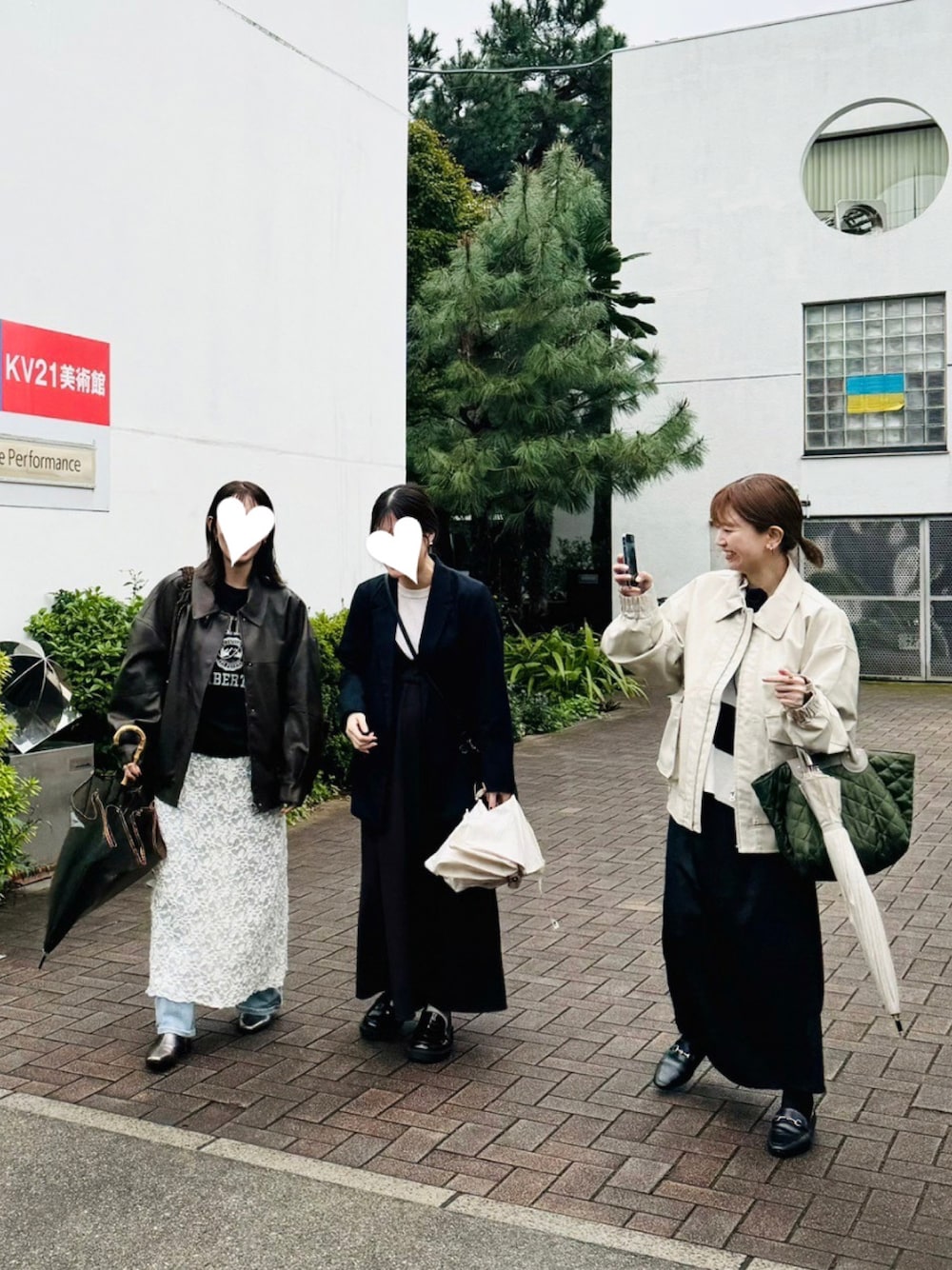 「休日スタイル、レザージャケット、雨の日コーデ、アパレルスタッフ、ルノンキュール、lugnoncure、アキラノシフク」｜「Lugnoncureのラガーニットプルオーバー（ニット/セーター、ホワイト系）」を使った、AKIRAさん（レディース・158cm）の秋コーディネートの1枚目の写真