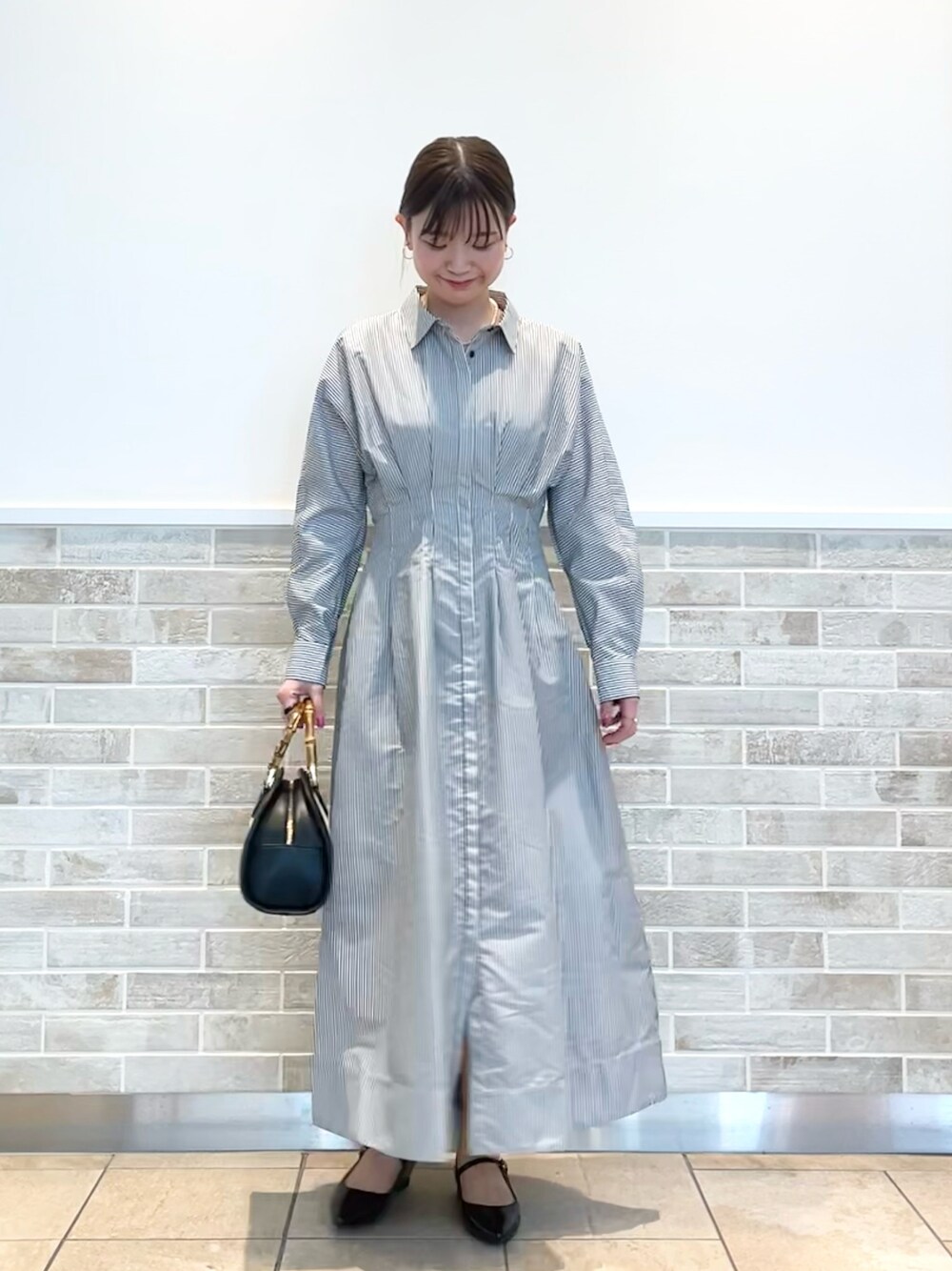 「シャツワンピ、シャツワンピース、オトナ女子、春コーデ、メリージェーン、ストラップシューズ、ストライプ、テチチ(Te chichi)」｜「Te chichiのメリージェーンフラットパンプス（パンプス、ブラック系）」を使った、AKIRAさん（レディース・158cm）の春コーディネートの1枚目の写真