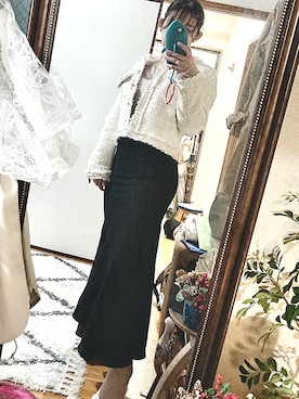 「NEUNA（ヌナ）のスリットサテンマーメイドロングスカート（スカート、ブラック系）」を使った、🥨さん（レディース・155cm）の春コーディネート