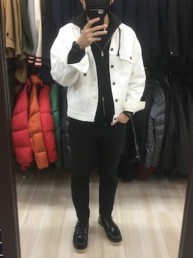 「アイテム（デジタル腕時計、ブルー系）」を使った、lasscalさん（メンズ・174cm）の秋コーディネート