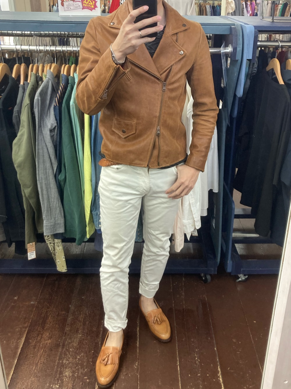 「BROOKS BROTHERSのアイテム（ローファー、オレンジ系）」を使った、lasscalさん（メンズ・174cm）の春コーディネートの1枚目の写真