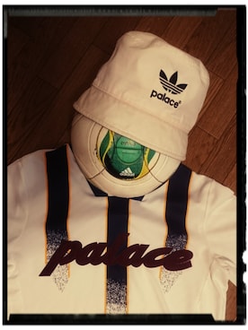 「palace」｜「アイテム（帽子）」を使った、DANCEBALR..さん（メンズ・170cm）の冬コーディネート